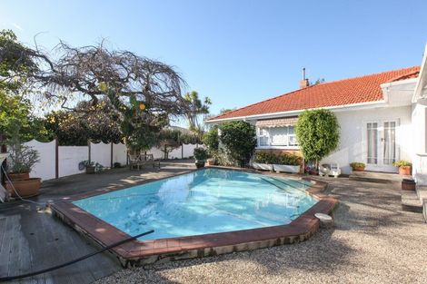 Photo of property in 112 Great South Road, Huntly, 3700