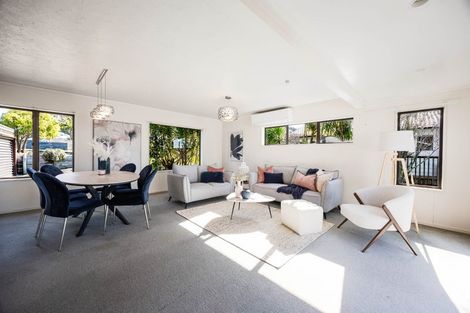Photo of property in 16 Halldene Terrace, Red Beach, 0932