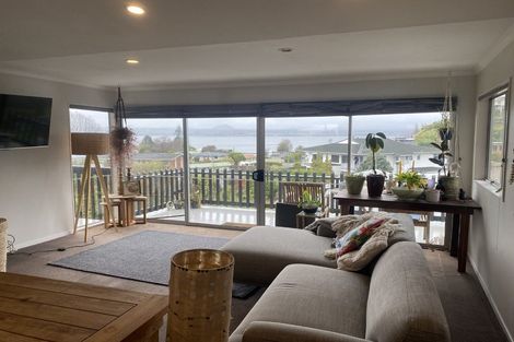 Photo of property in 2/4 Alberta Street, Acacia Bay, Taupo, 3330