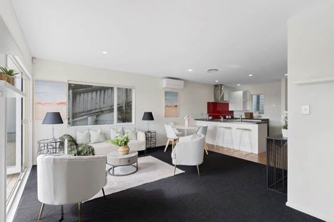 Photo of property in 1/48a Exmouth Road, Northcote, Auckland, 0627
