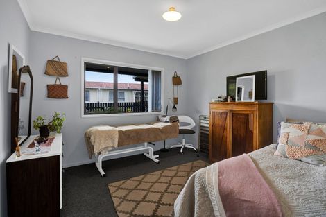 Photo of property in 17 Rewa Street, Inglewood, 4330