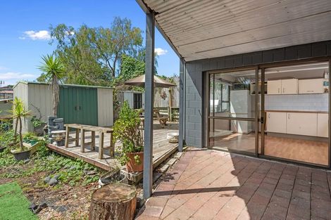 Photo of property in 1/57 Aeroview Drive, Beach Haven, Auckland, 0626