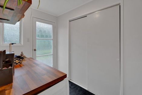 Photo of property in 19 Tainui Terrace, Inglewood, 4330