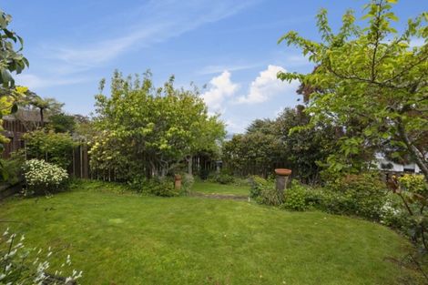 Photo of property in 53 Oakleigh Street, Maungaraki, Lower Hutt, 5010