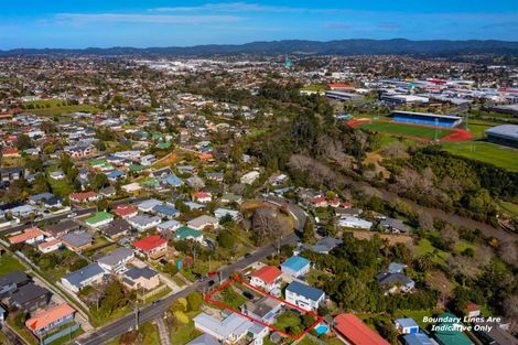 Photo of property in 68 Sylvan Crescent, Te Atatu South, Auckland, 0610