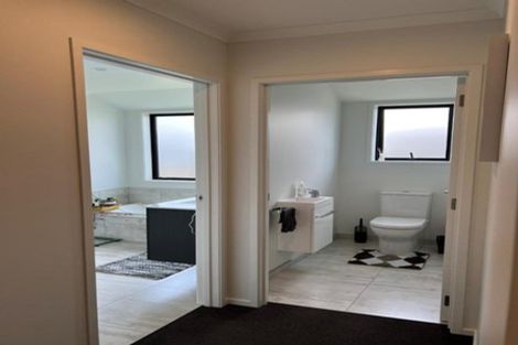 Photo of property in 529 Mangorei Road, Highlands Park, New Plymouth, 4312