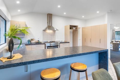 Photo of property in 26 Cottonwood Close, Paraparaumu Beach, Paraparaumu, 5032