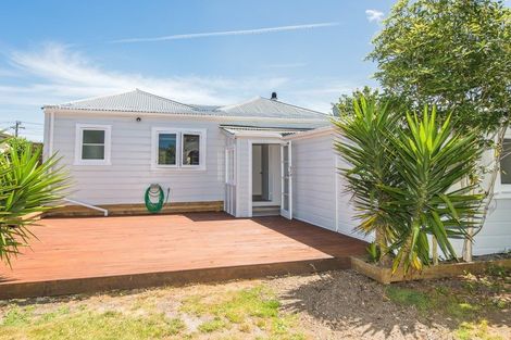 Photo of property in 16 Moana Street, Whanganui East, Whanganui, 4500