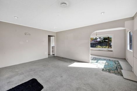 Photo of property in 27 Tiverton Crescent, Whalers Gate, New Plymouth, 4310