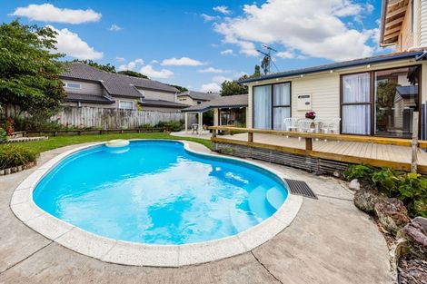 Photo of property in 11a Kerswill Place, Pakuranga, Auckland, 2010