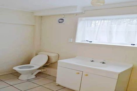 Photo of property in 244 Boord Crescent, Kumeu, 0891