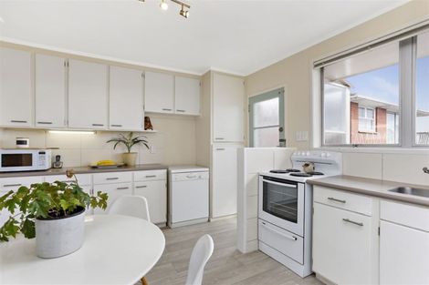 Photo of property in 1/23 Poinsettia Place, Henderson, Auckland, 0610