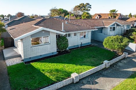 Photo of property in 18 Sawtell Place, Northcote, Christchurch, 8052