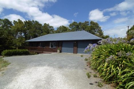 Photo of property in 2095 East Coast Road, Stillwater, Silverdale, 0993