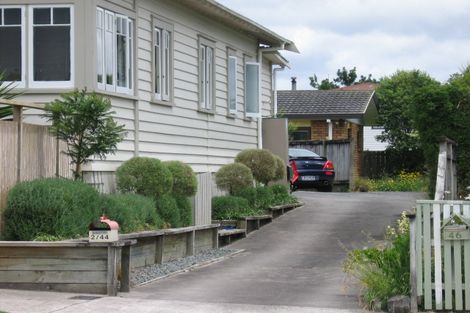 Photo of property in 2/44 Walmer Road, Point Chevalier, Auckland, 1022