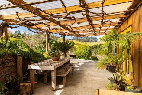 Photo of property in 330 Franklin Road, Paparoa, 0571