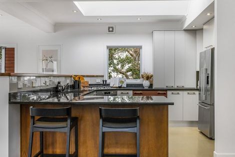 Photo of property in 16 Prestige Place, Castor Bay, Auckland, 0620