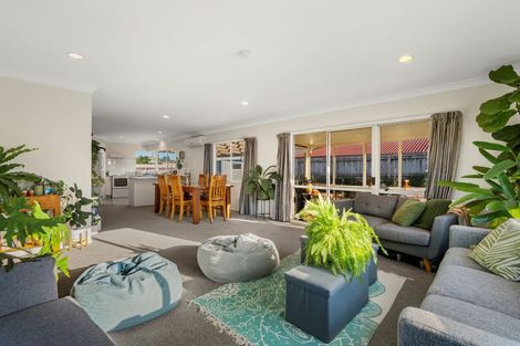 Photo of property in 21 Crisp Drive, Papamoa Beach, Papamoa, 3118