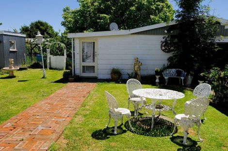 Photo of property in 30 Rhodes Street, Waimate, 7924