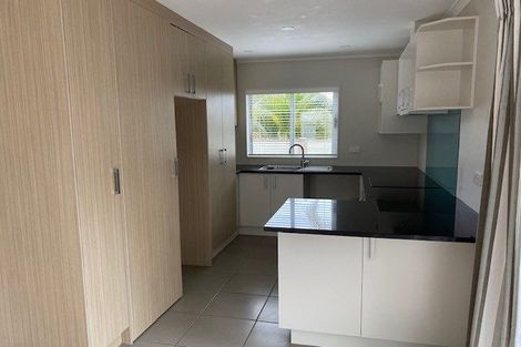 Photo of property in 1 Pohutukawa Avenue, Shelly Park, Auckland, 2014