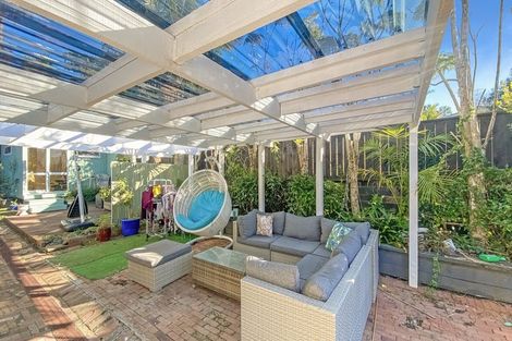 Photo of property in 28 Merriefield Avenue, Forrest Hill, Auckland, 0620