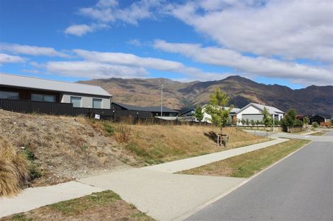 Photo of property in 1 Scurr Terrace, Wanaka, 9305