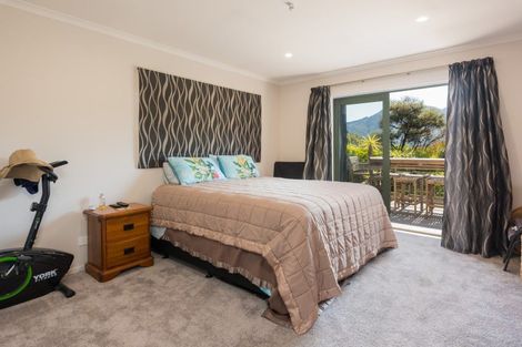 Photo of property in 25 Sandy Bay Road, Black Rock, Marlborough Sounds, 7282