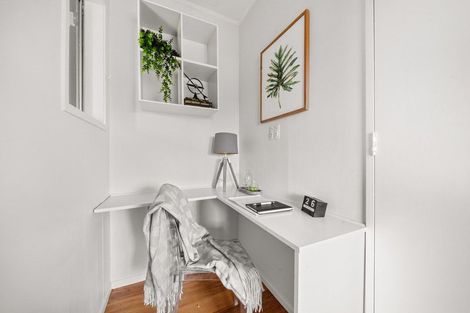 Photo of property in 307 Ruakokoputuna Road, Ruakokoputuna, Martinborough, 5781