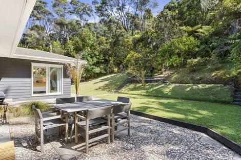 Photo of property in 35 Takahe Road, Titirangi, Auckland, 0604