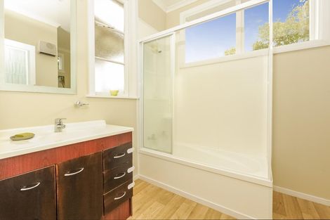 Photo of property in 162b Henderson Valley Road, Henderson, Auckland, 0612