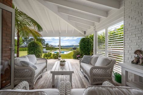 Photo of property in 287 Clifton Road, Whitford, Howick, 2571