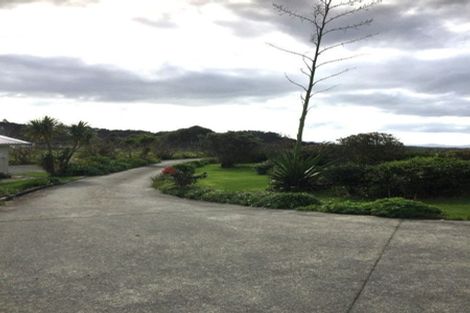 Photo of property in 24 Te Arai Point Road, Te Arai, Wellsford, 0975