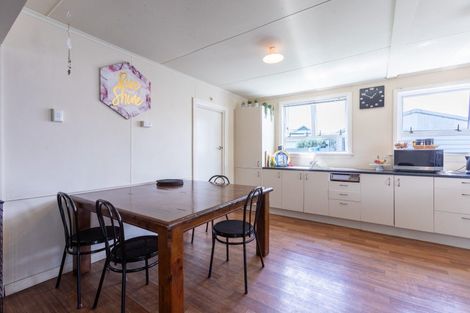 Photo of property in 1 Gertrude Street, Dannevirke, 4930