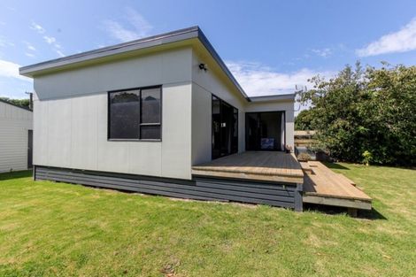 Photo of property in 33 Leslie Street, Waitara, 4320