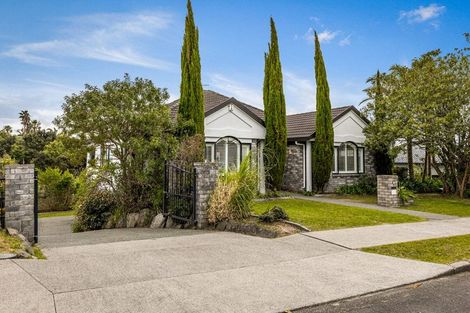 Photo of property in 5 Hobie Court, West Harbour, Auckland, 0618