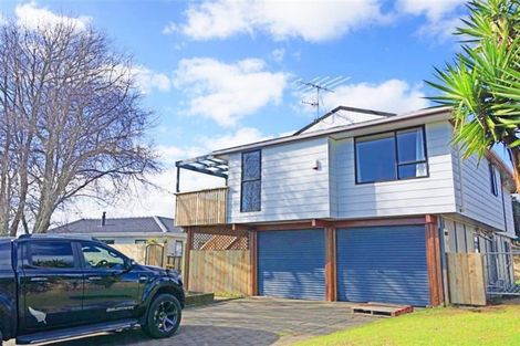 Photo of property in 3 Justamere Place, Weymouth, Auckland, 2103