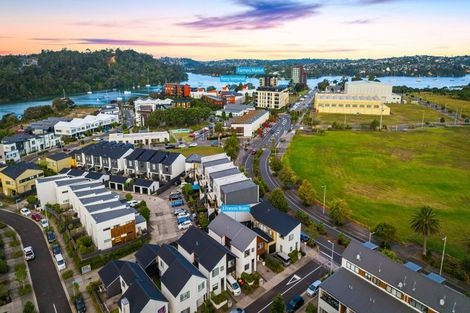 Photo of property in 3 Frances Bryers Road, Hobsonville, Auckland, 0616
