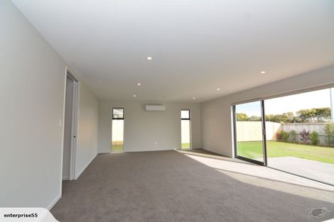 Photo of property in 33 Kingsbridge West, Burwood, Christchurch, 8083