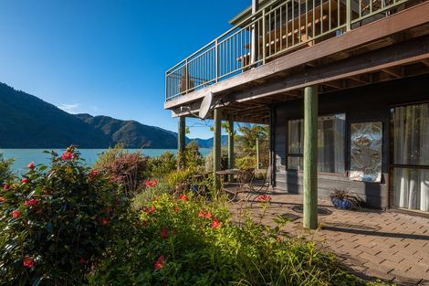 Photo of property in 2 Belvue Bay Road, Havelock, Picton, 7281