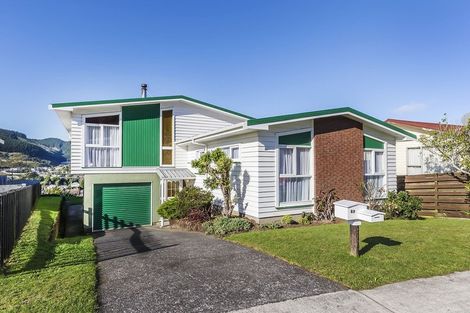 Photo of property in 69 Fyvie Avenue, Tawa, Wellington, 5028