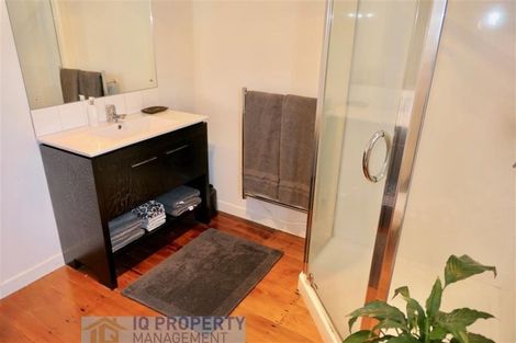 Photo of property in 43 Eastglen Road, Glen Eden, Auckland, 0602