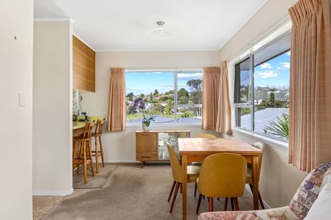 Photo of property in 1/15 Battle Place, Glenfield, Auckland, 0629