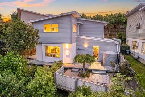 Photo of property in 82b Kirton Drive, Riverstone Terraces, Upper Hutt, 5018