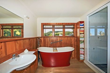 Photo of property in 68 Gillies Crescent, Waimarama, Havelock North, 4294