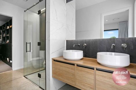 Photo of property in 1/45 Saint Kilda Road, Cambridge, 3434