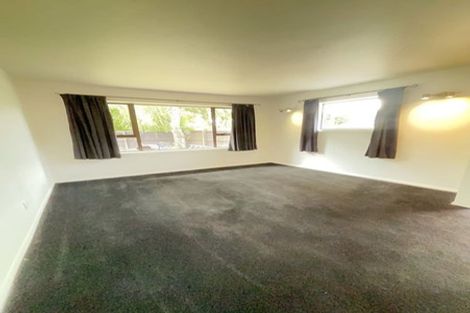 Photo of property in 10 Oakhurst Place, Russley, Christchurch, 8042