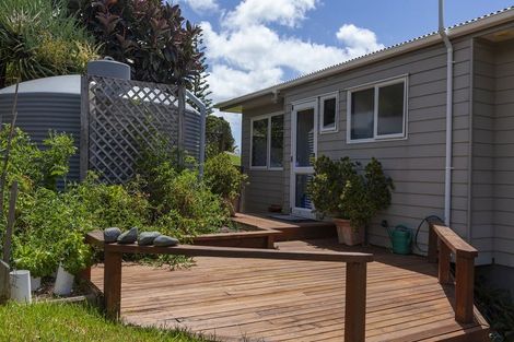 Photo of property in 1 Pohutukawa Drive, Cable Bay, 0420