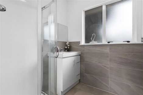 Photo of property in 56 Lynwood Road, New Lynn, Auckland, 0600