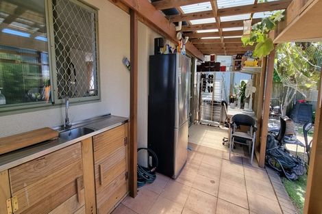 Photo of property in 2/14 Becroft Drive, Forrest Hill, Auckland, 0620
