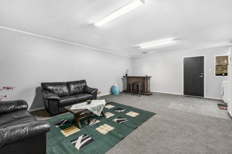 Photo of property in 62 Aniseed Grove, Timberlea, Upper Hutt, 5018